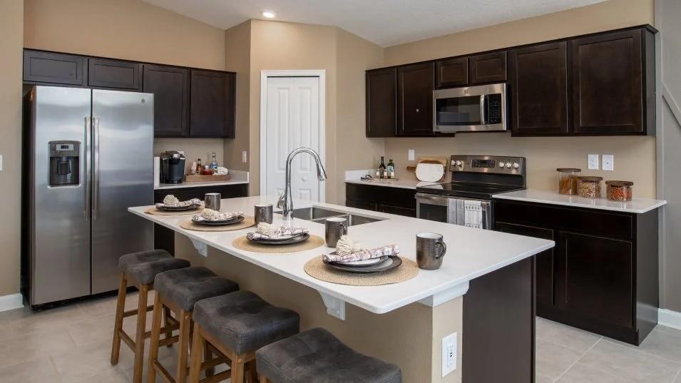 Casa Térrea Moderna com 4 Quartos em Kissimmee Florida — house_villa real estate
